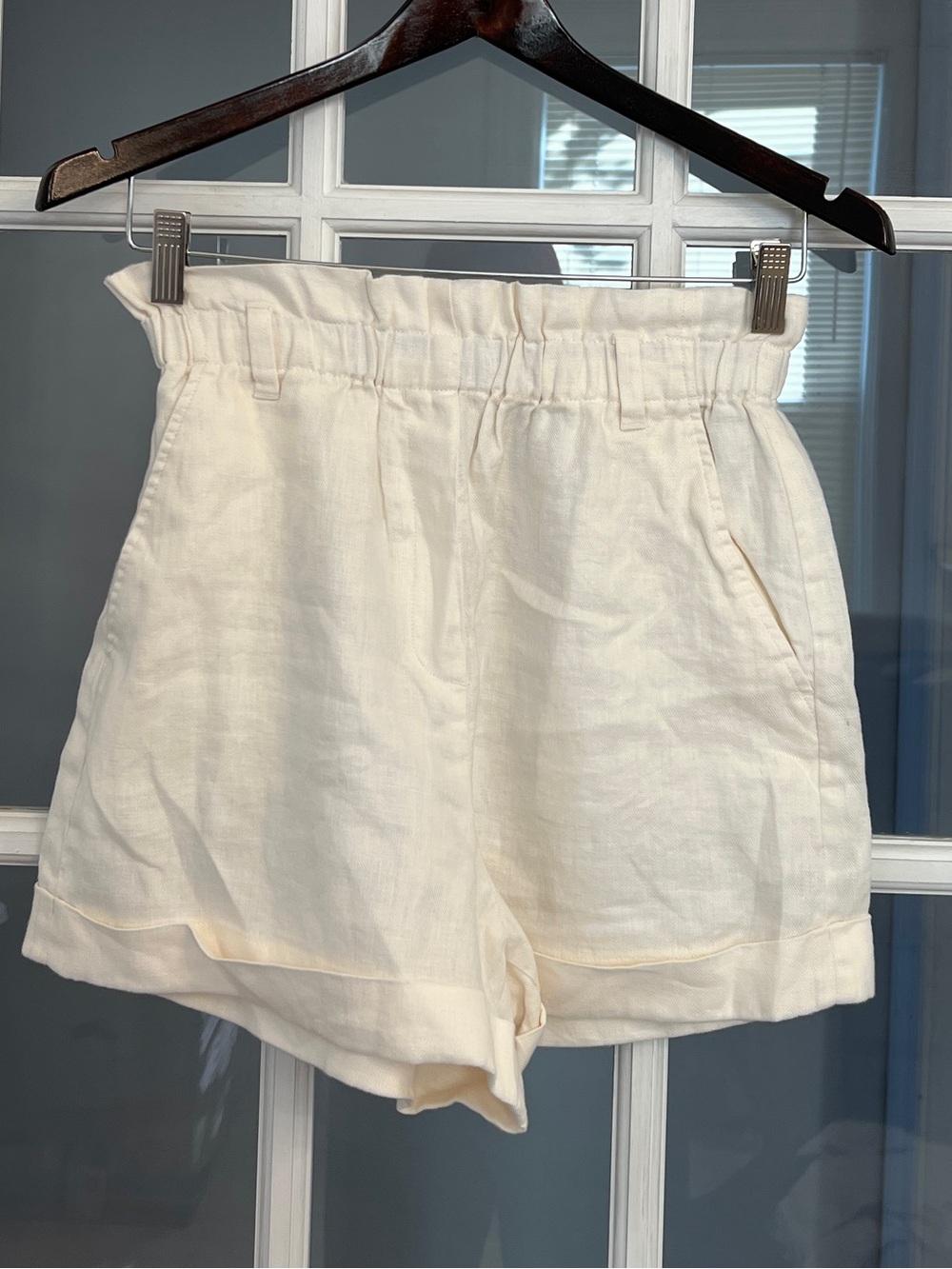 BANANA REPUBLIC Women’s Ivory 100% Linen Paperbag Waist Shorts Size XS